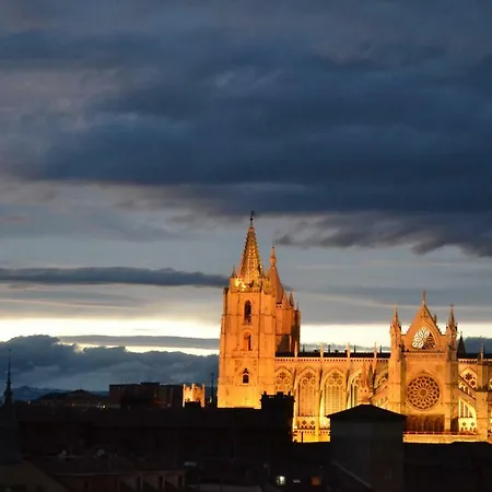 El Mirador Del Rey * León